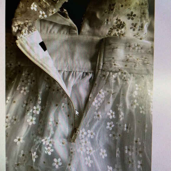 LULU'S Mini Dress, White, delicate Tulle Daisy overlay, twist back, Size Medium - Picture 9 of 16